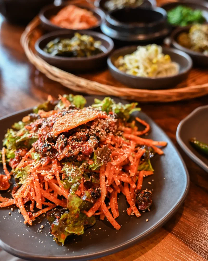 麦飯にナムルとコチュジャンを混ぜたポリパプビビンバの完成形