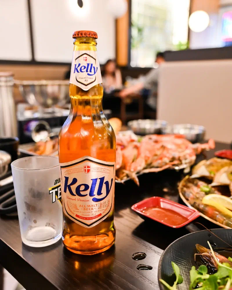 新ビール「ケリー(Kelly)」をカンジャンケジャンと合わせて提供