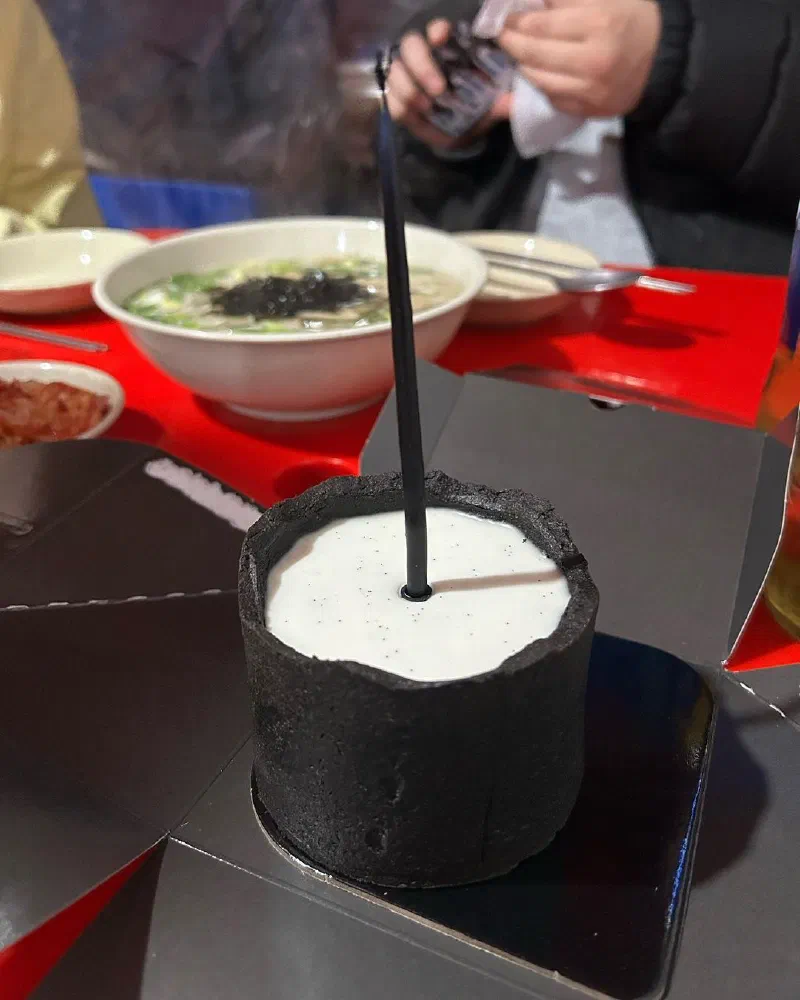 [ソウル]「蒸留酒官車（ジュンリュウシュカンシャ, 증류주관차）」: 韓国のフュージョン料理と伝統的なお酒の出会い
